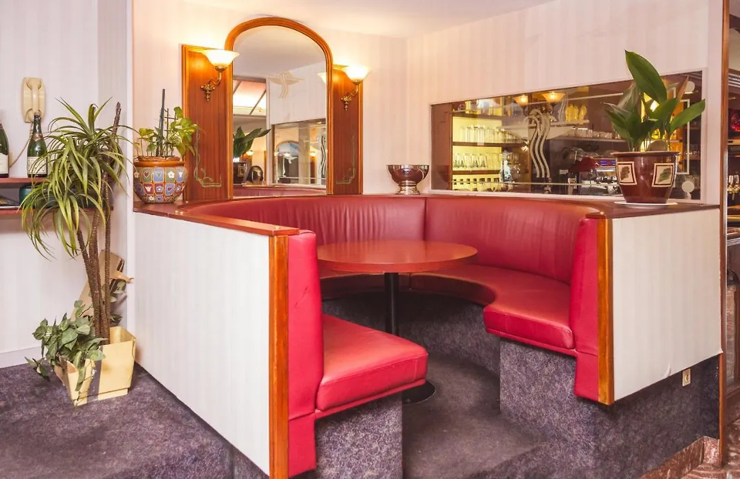Le Cesar Hotel-1