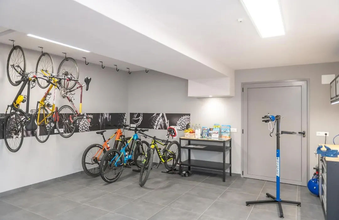 Raffy Family & Bike Hotel-1