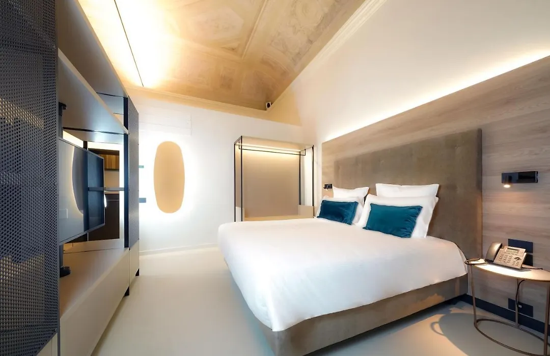 Bergamo Inn 21-1