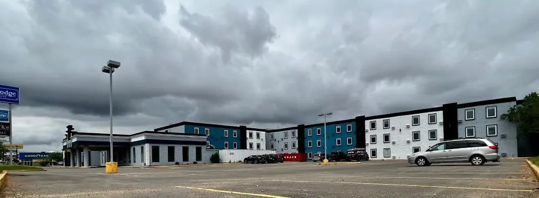 Travelodge By Wyndham Regina-1