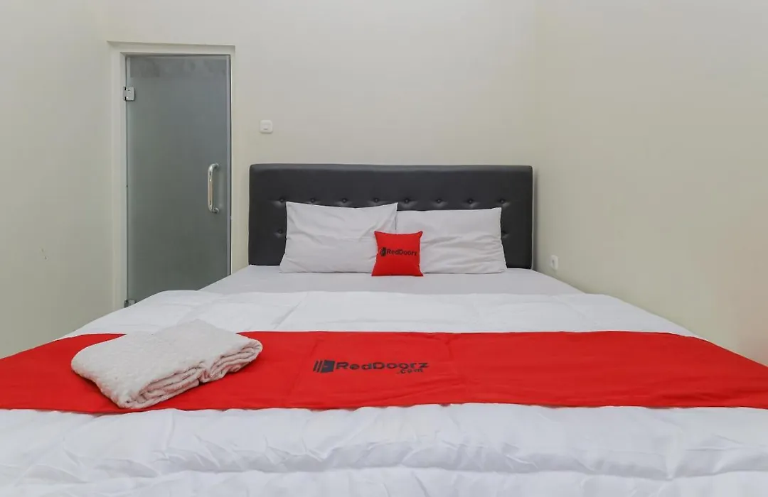 Reddoorz At Ngaggel Jaya Surabaya-1