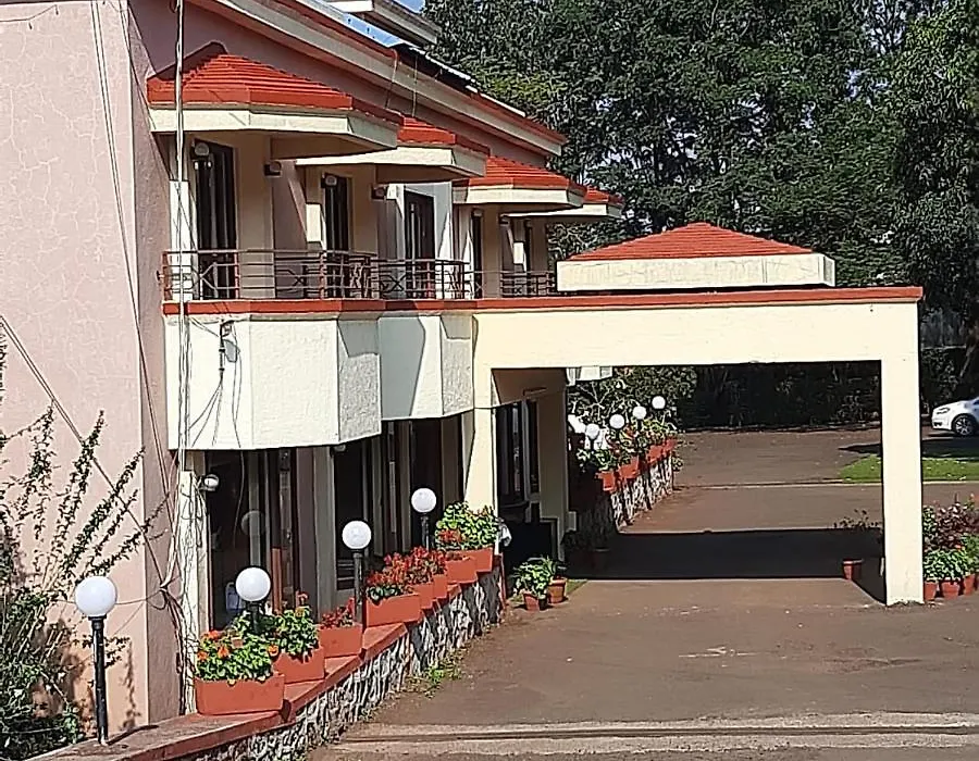 The Dhanhills - A Valley View Hotel In Panchgani-1
