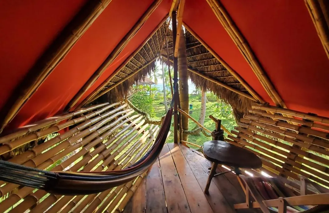 Derek'S Place Eco-Lodge-1