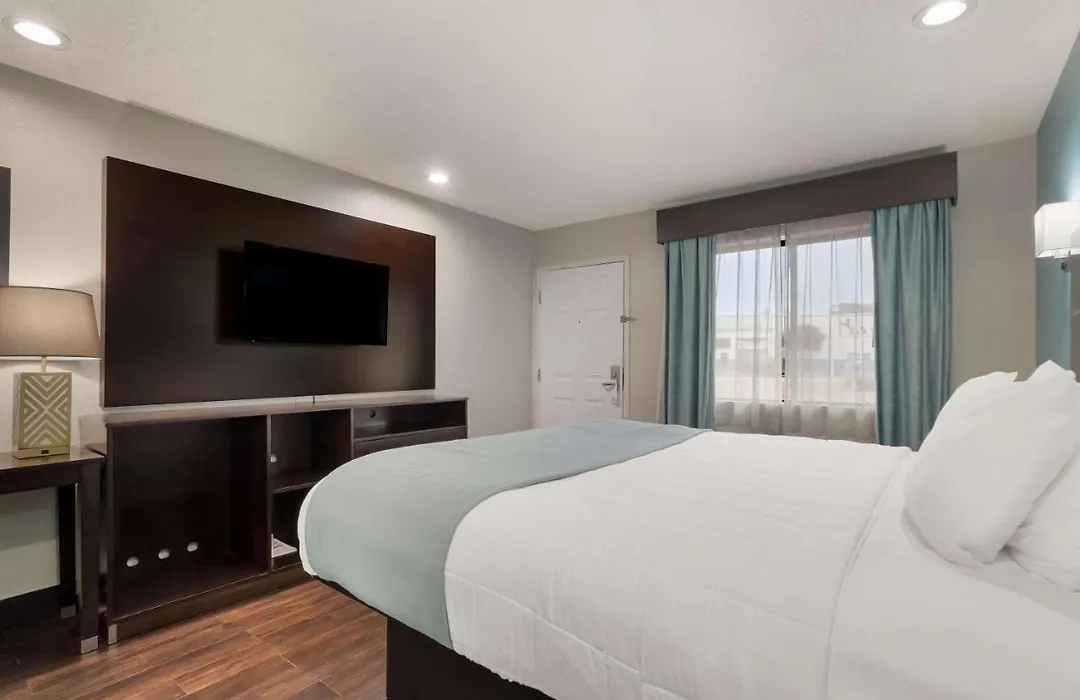 Spanish Trails Inn - Laredo Hotel-1