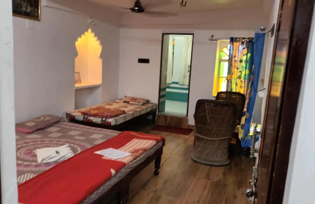 Jag Niwas Guest House & Pure Veg Restaurant-1