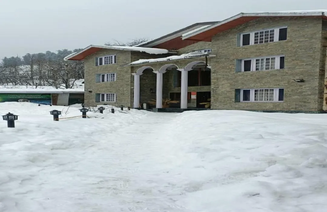 Hotel Outlook - Pahalgam-1