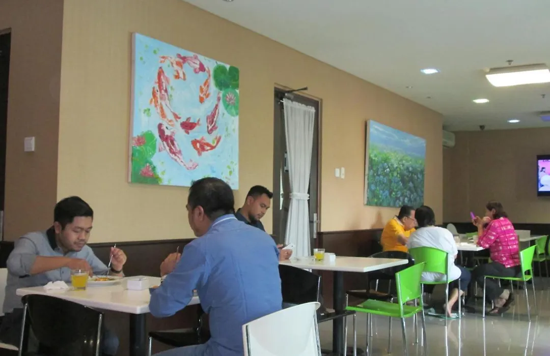 Bamboo Inn Hotel & Cafe-1