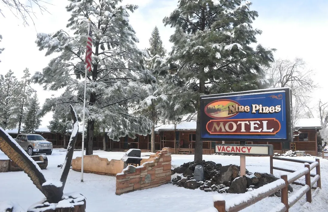 Nine Pines Motel-1