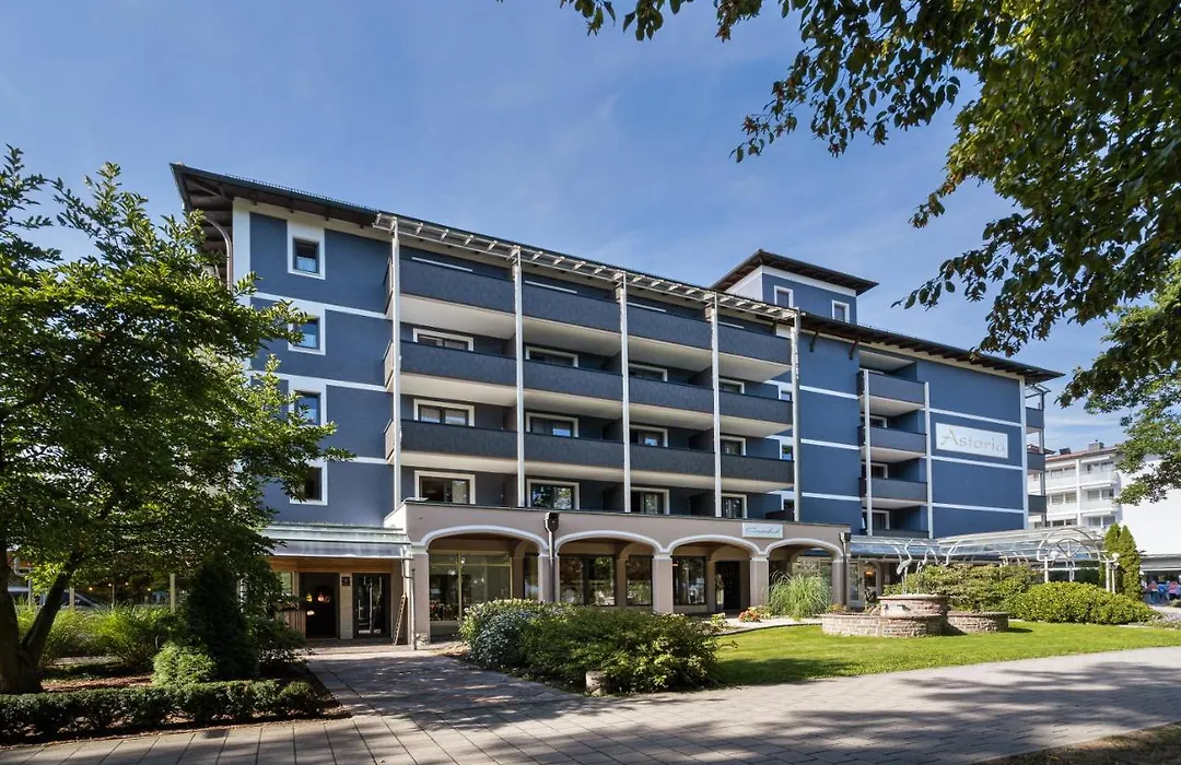 Hotel Astoria - Alexandra Kraemer Ek-1