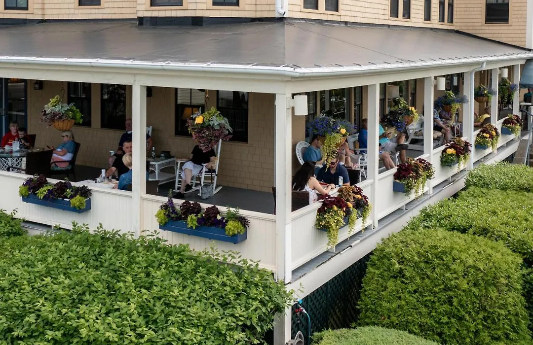 Colonial Inn-1