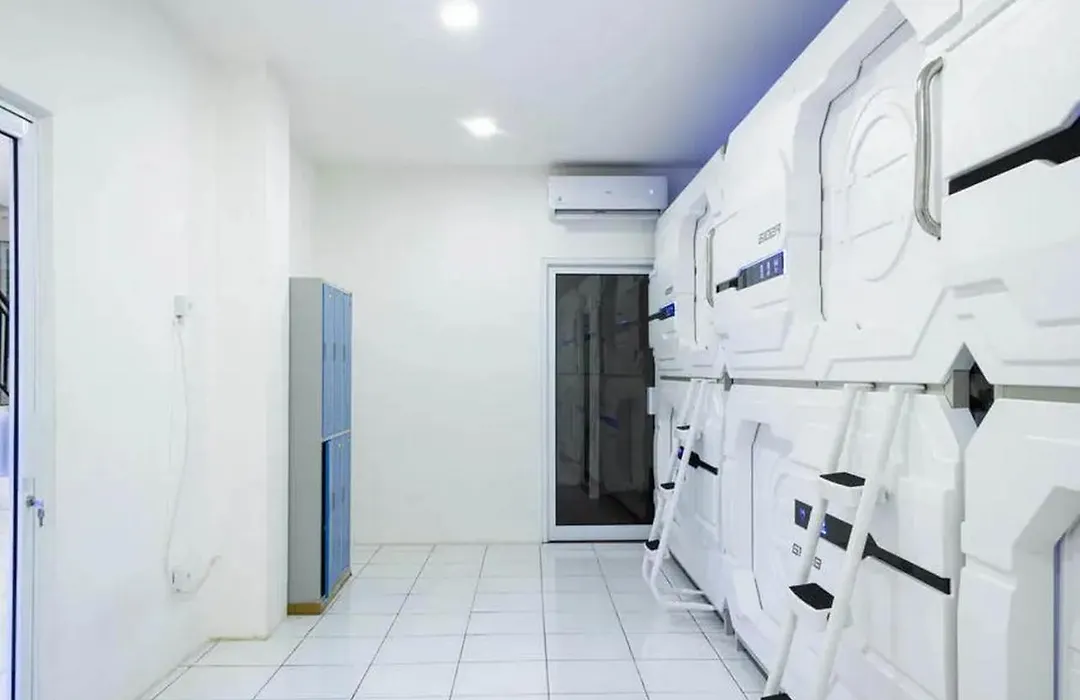 Reddoorz Hostel Near Taman Puring-1