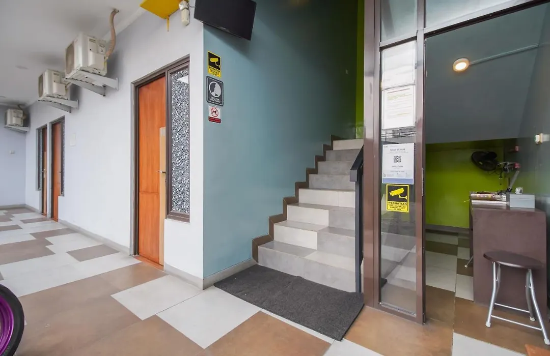 Urbanview Hotel Arafuru Residence Duren Sawit-1
