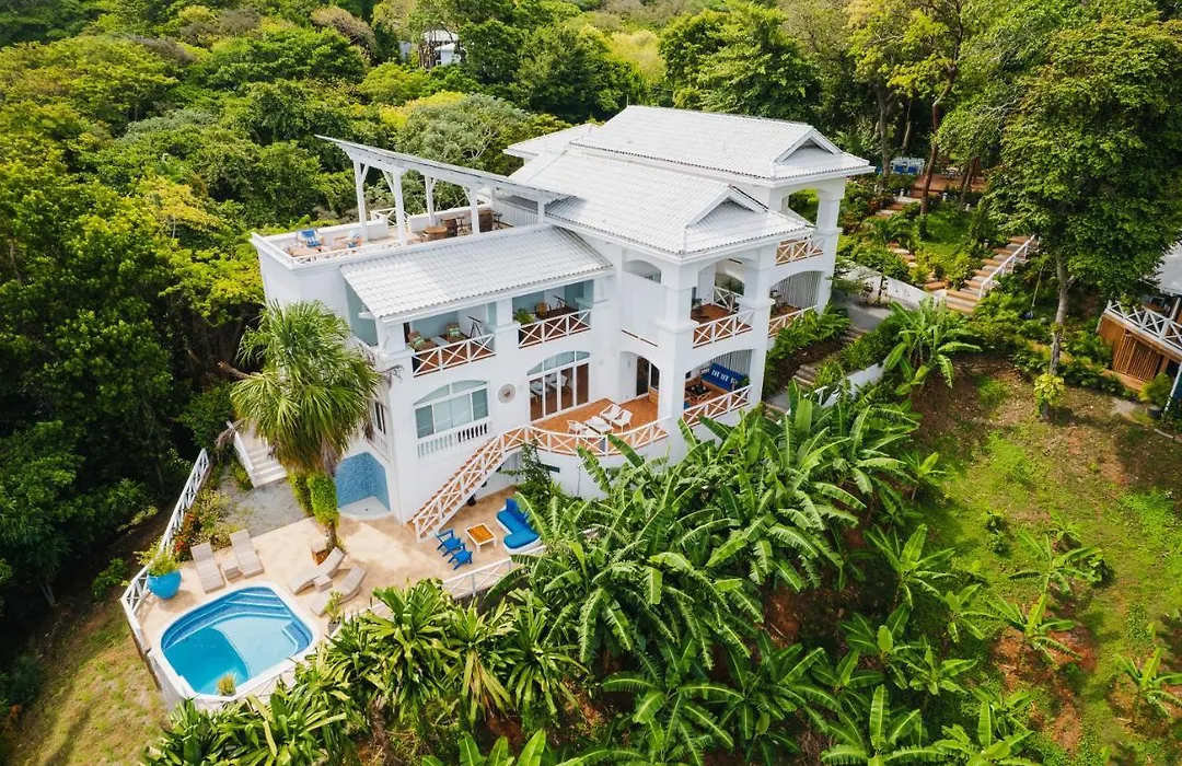 Blue Roatan Resort-1