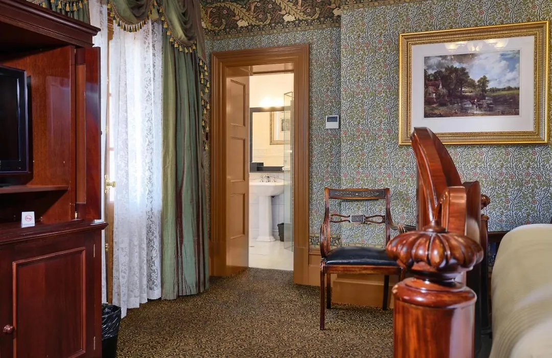 Craig'S Royal Hotel-1