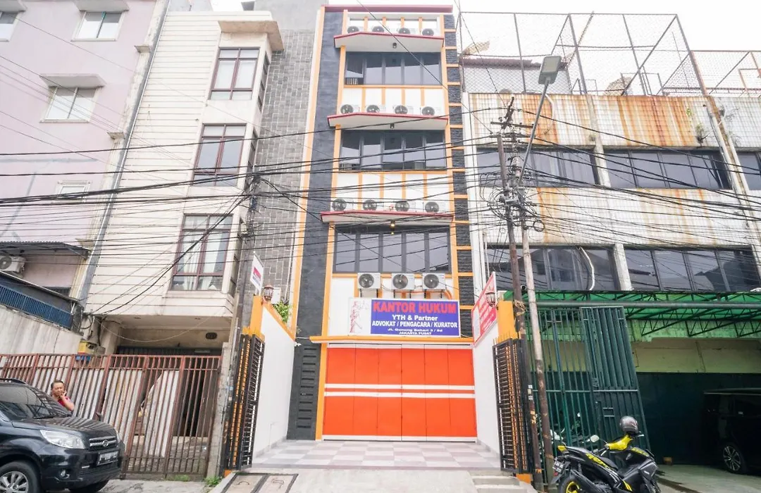Reddoorz Near Stasiun Senen-1
