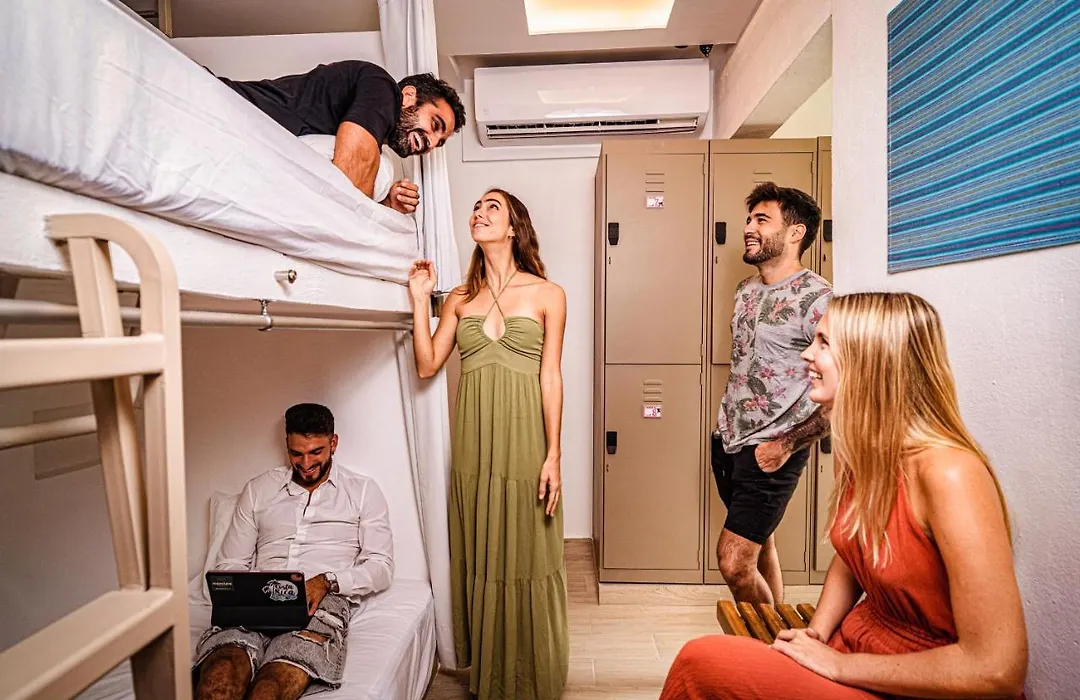 Nomads Party Hotel-1