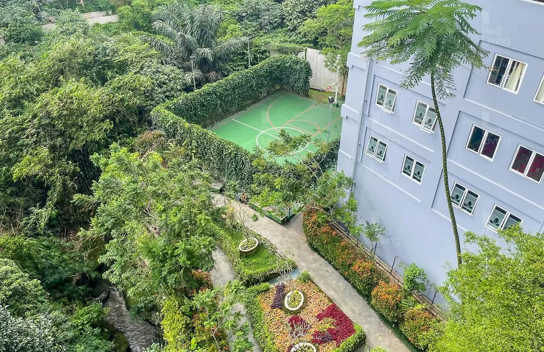 RedLiving Apartemen Parahyangan Residence - Anton Rooms-1