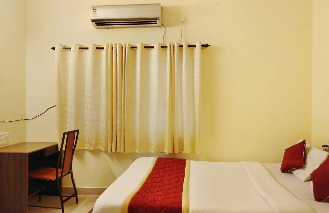 Super Oyo Capital O Premium Hotel Victoria Heights Near Sri Someshwara Swami Temple-1