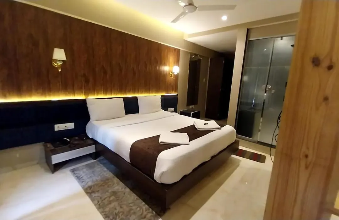 Hotel Merakee - Near Dahisar Mira Road Mumbai-1