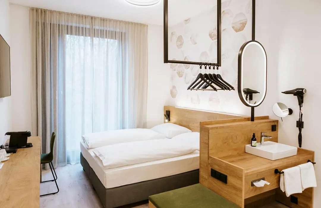 Bee Green Linz Self-Check-In-Hotel-1