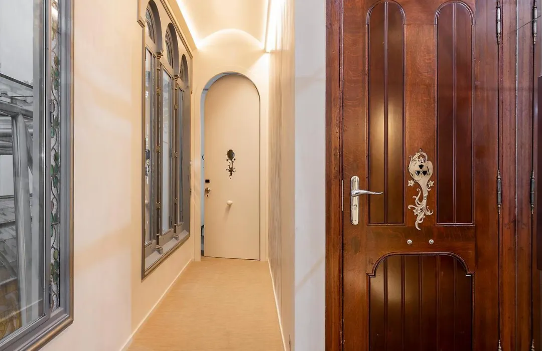 El Palauet Modernist Suites Barcelona-1