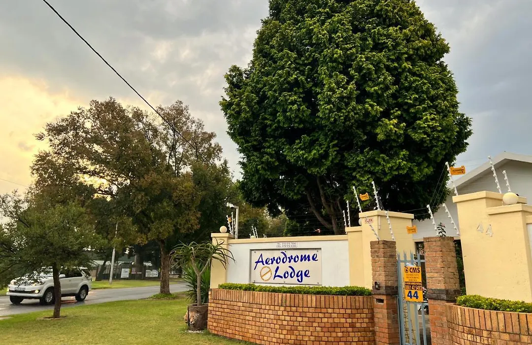 Aerodrome Lodge And Conference Centre-1