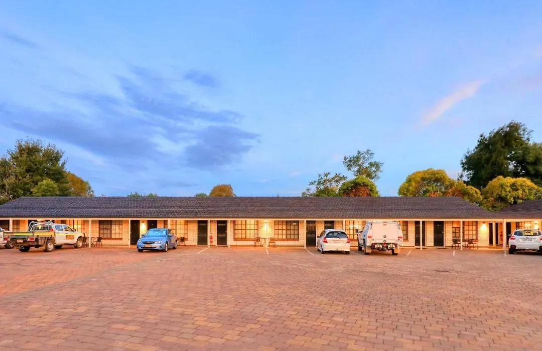 Southern Comfort Motor Inn-1