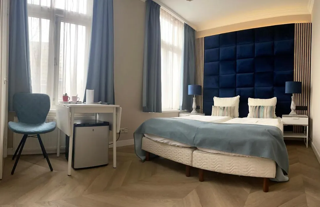 Hotel Van Oppen-1