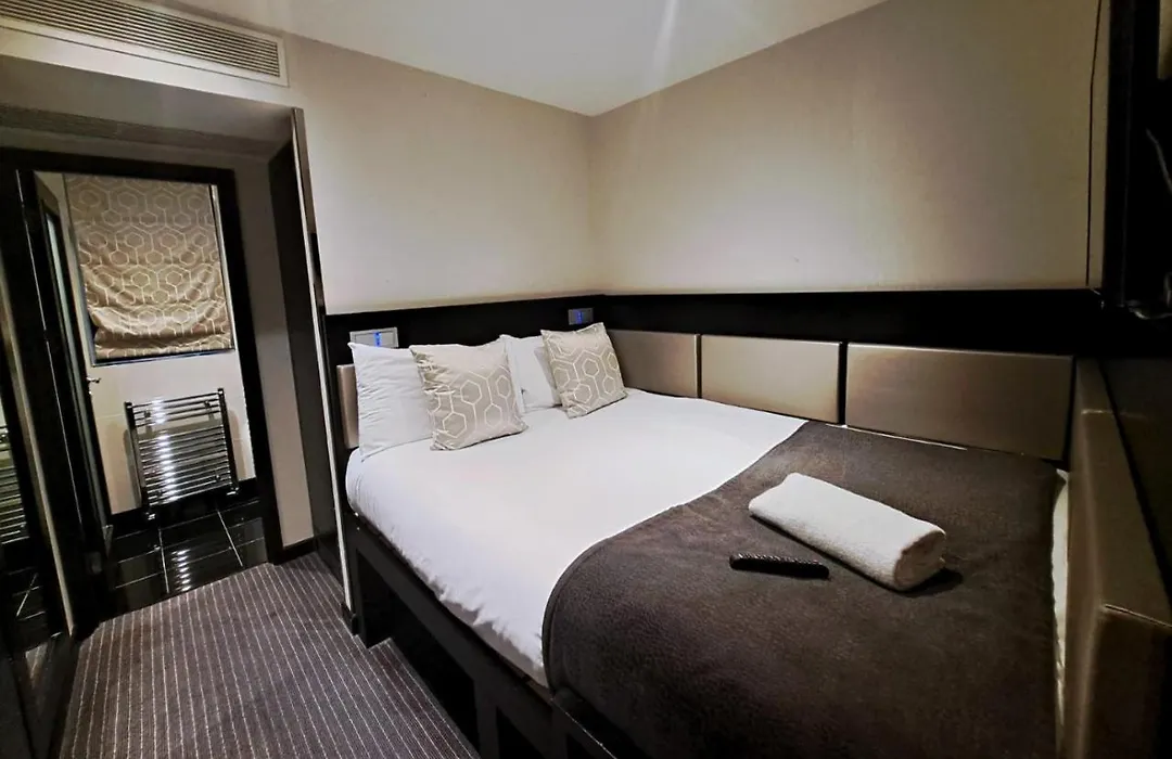 Great St Helen Hotel-1