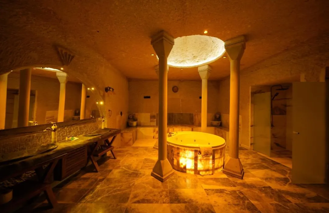 Shoestring Cave House-1
