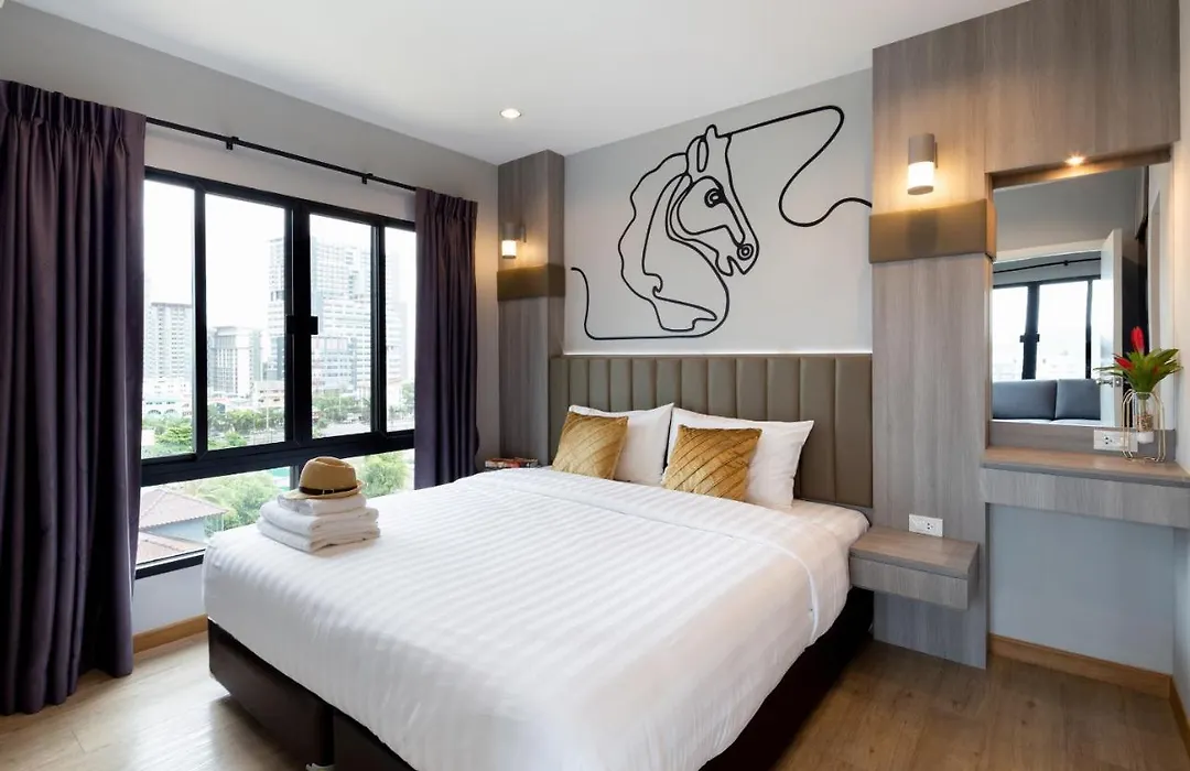 Horsehill Hotel Sriracha-1