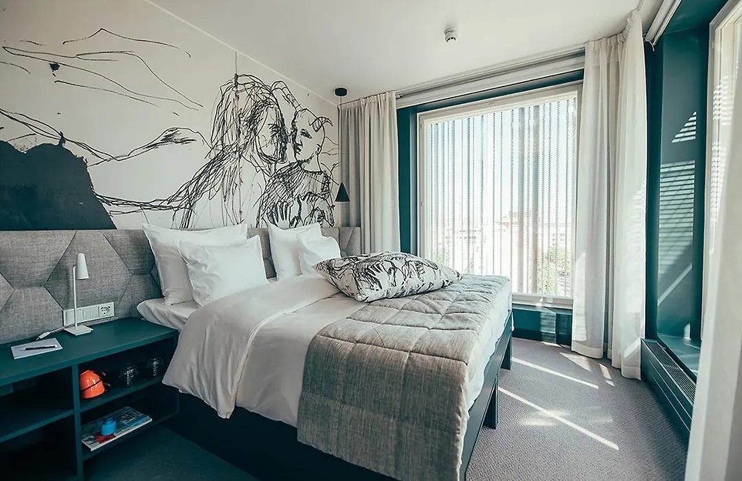 Hotel Ax-1