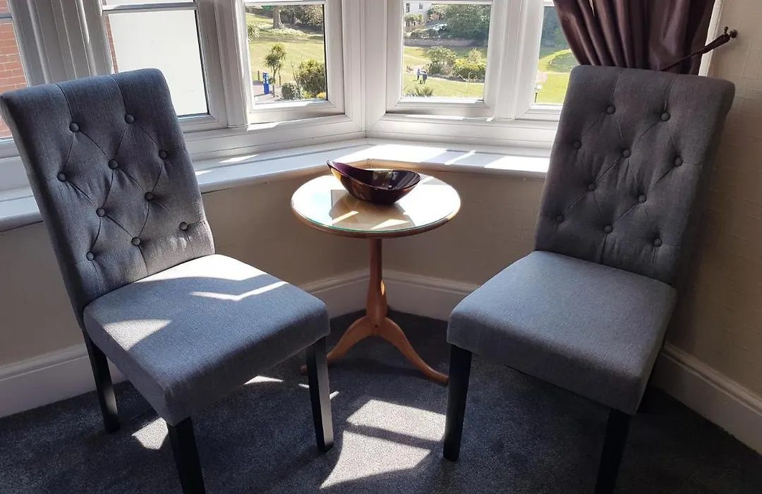 Kingsholm Guest House-1