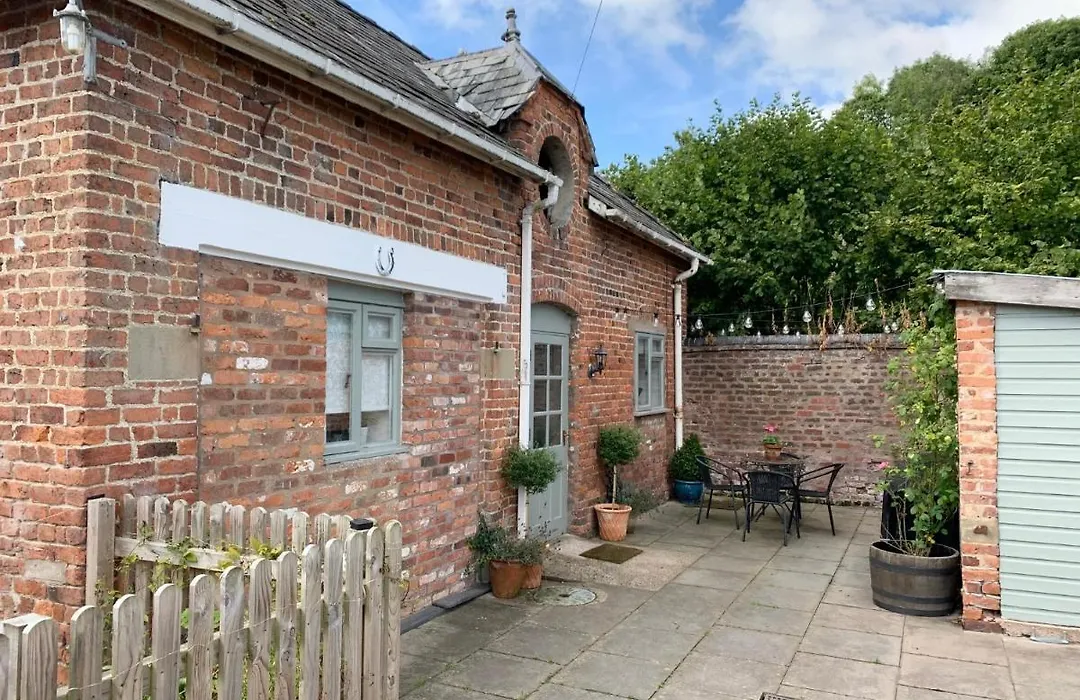 The Little Coach House In Wales-1