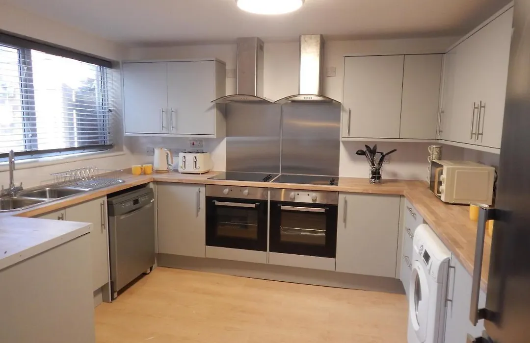 Modern, Well Located En-Suite Rooms With Parking - Orbitat Accommodations-1