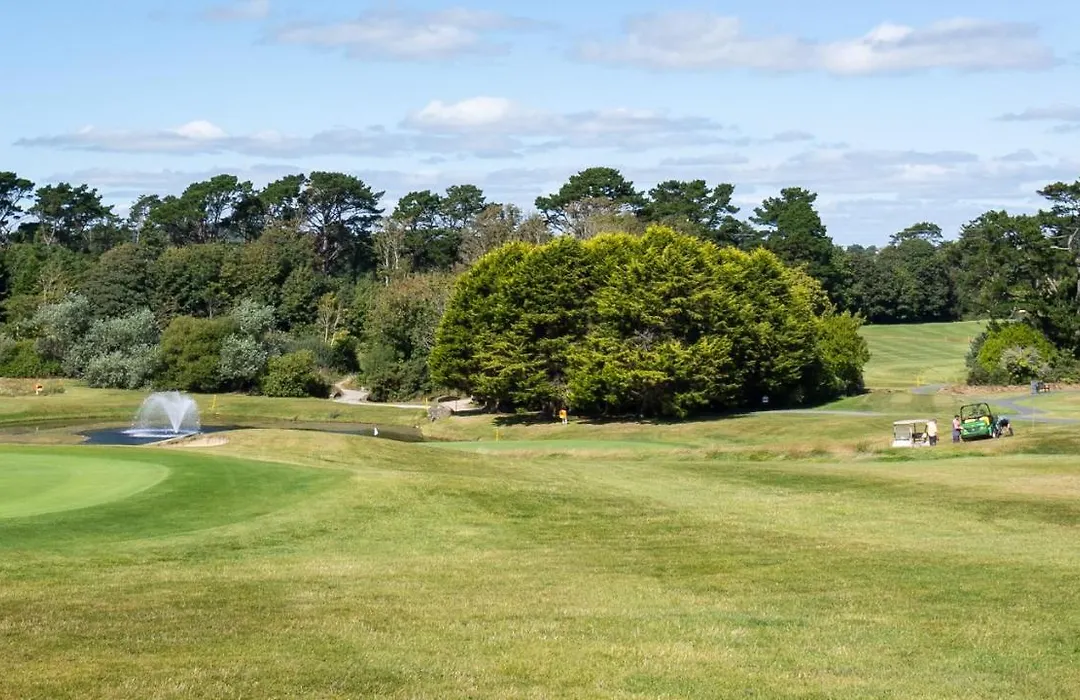 Burrows Lodge, Brownstown Head Room 4-1