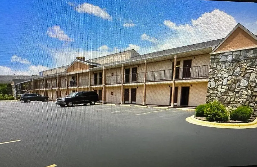 Americas Best Value Inn Canton-1