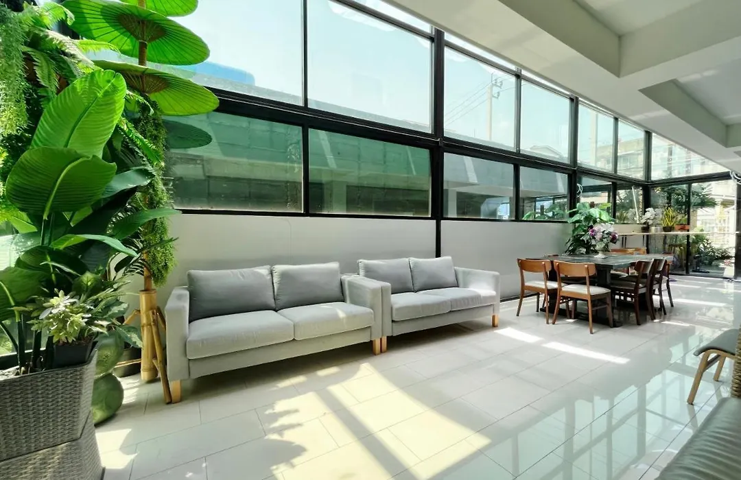 Roomquest Bangkok Don Mueang Airport-1