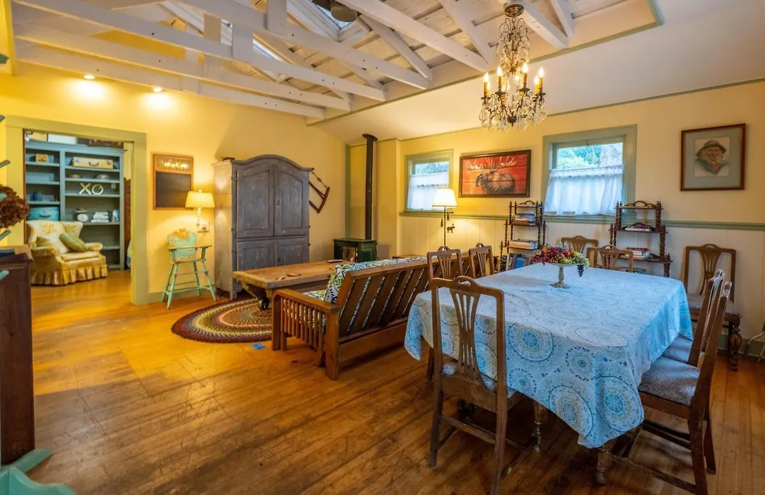 Clementine'S Guest House & Vacation Rentals-1