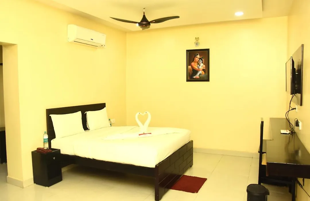 Temple Stay - Uma Residency And Guest House-1