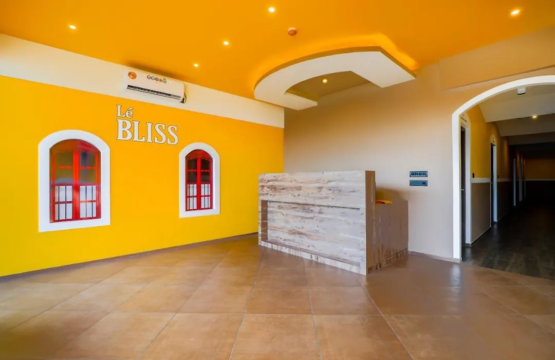 Hotel O Home Le Bliss Hotels ,3 Mins Walk From Rock Beach-1