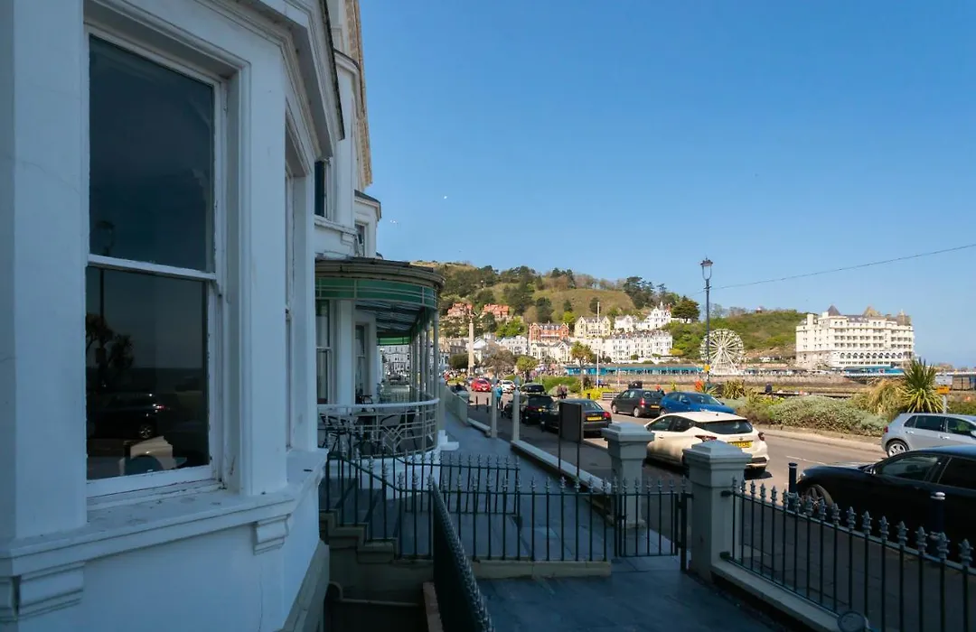 Esplanade Hotel Llandudno-1