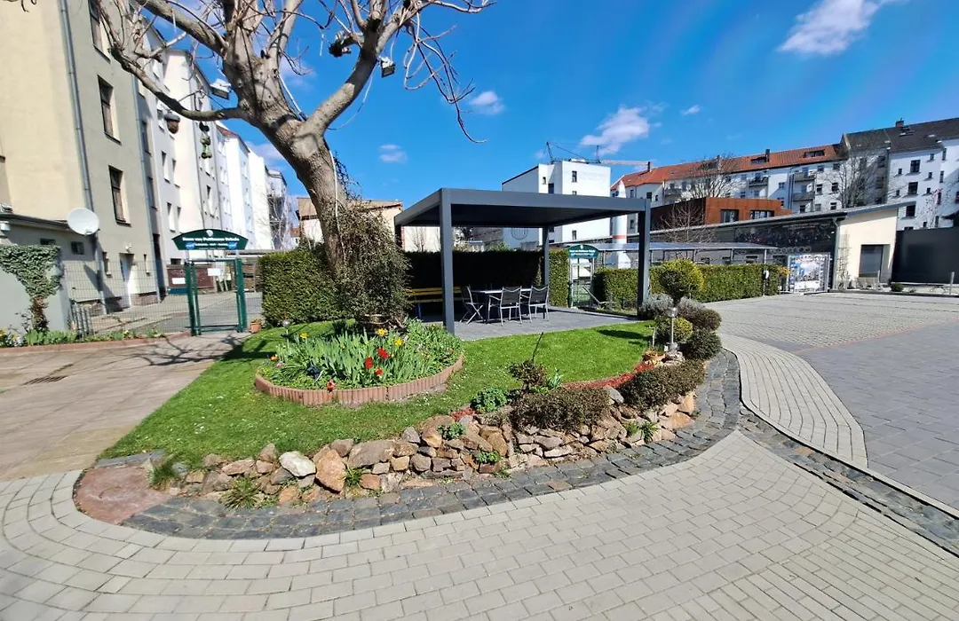 Space Hotel Im Campus Der Jvp Schule-1