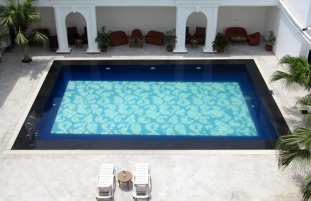 Ritz Plaza-1