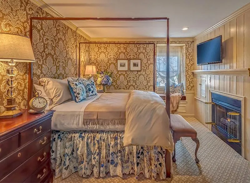 Golden Plough Inn At Peddlers Village-1