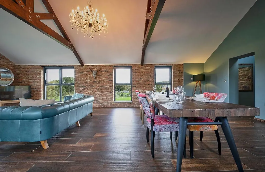 Woodland Barn-1