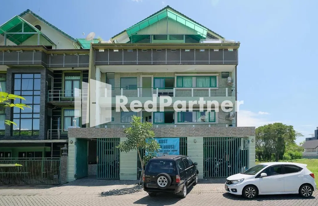 Pondok Hijau Residence RedPartner At Citraland Surabaya-1