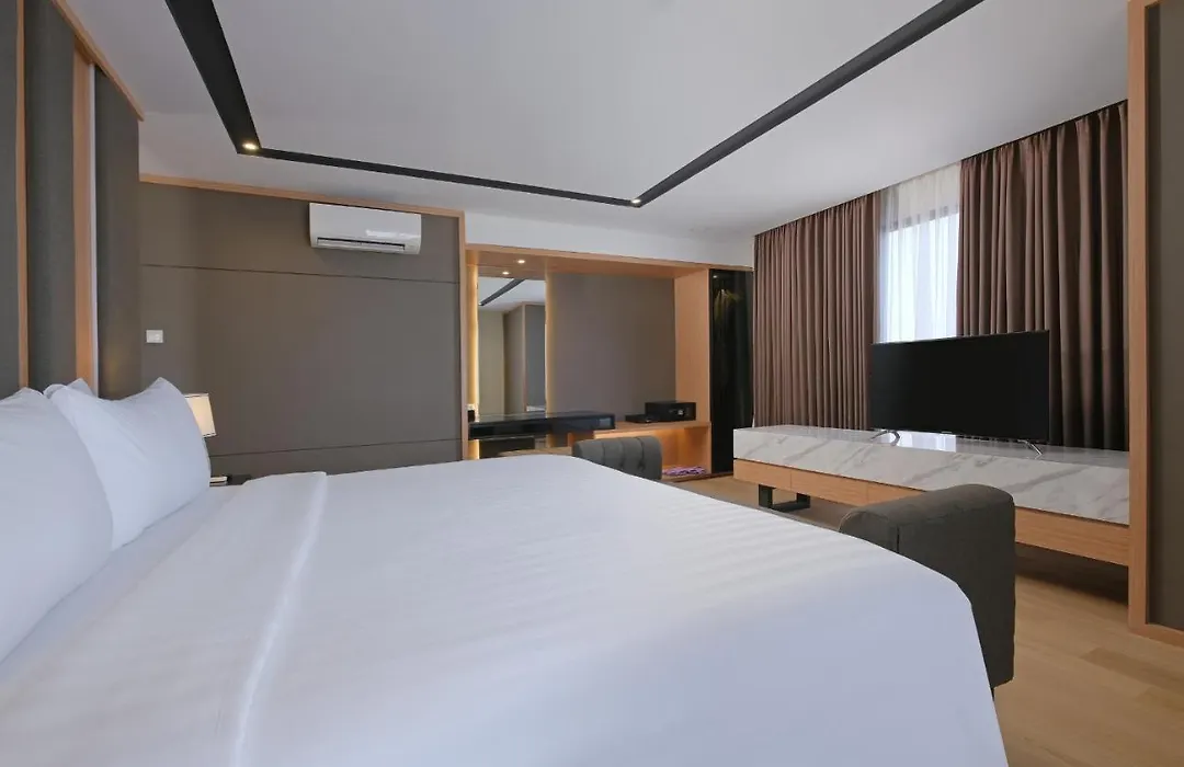 Quest Hotel Prime Pemuda - Semarang-1