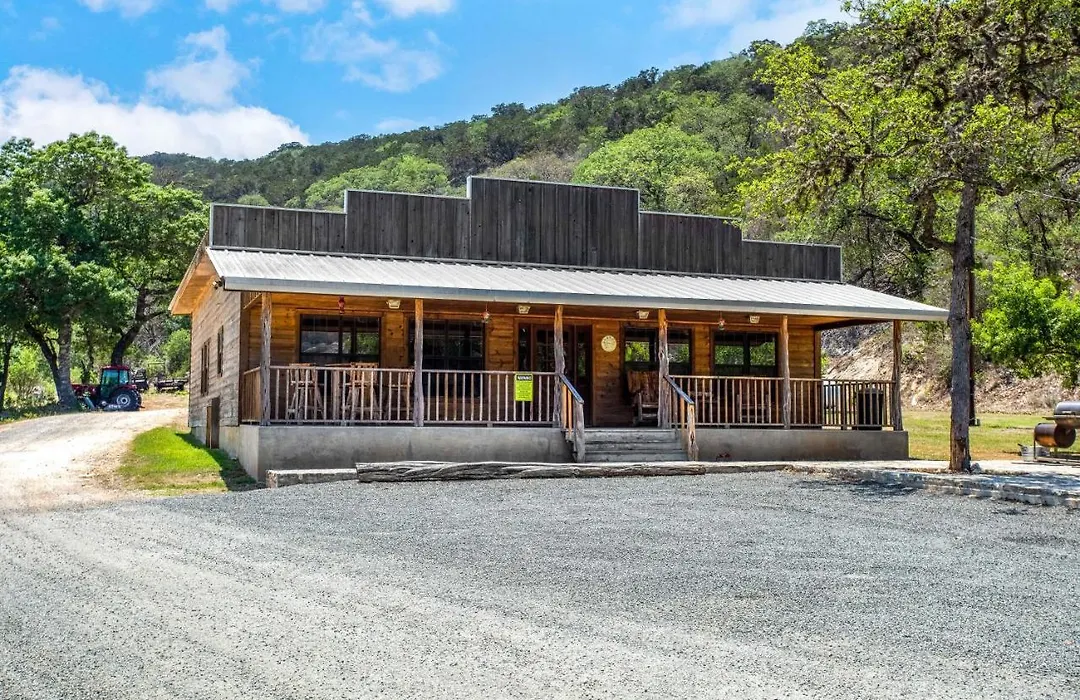 Miracle Springs Ranch Lodge-1