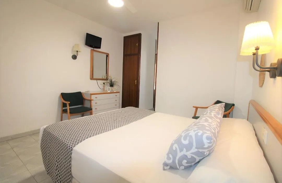 Hotel Canada-1